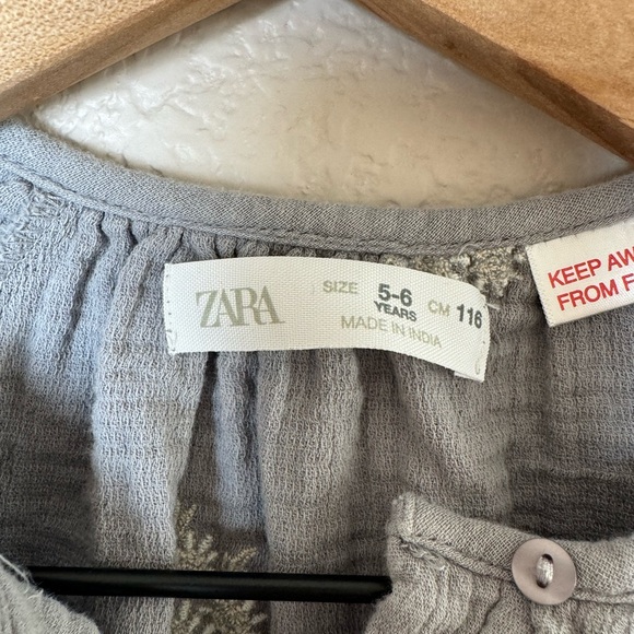 Zara Girls Embroidered Blouse Gray White Floral Linen sz 5/6 - Picture 5 of 10